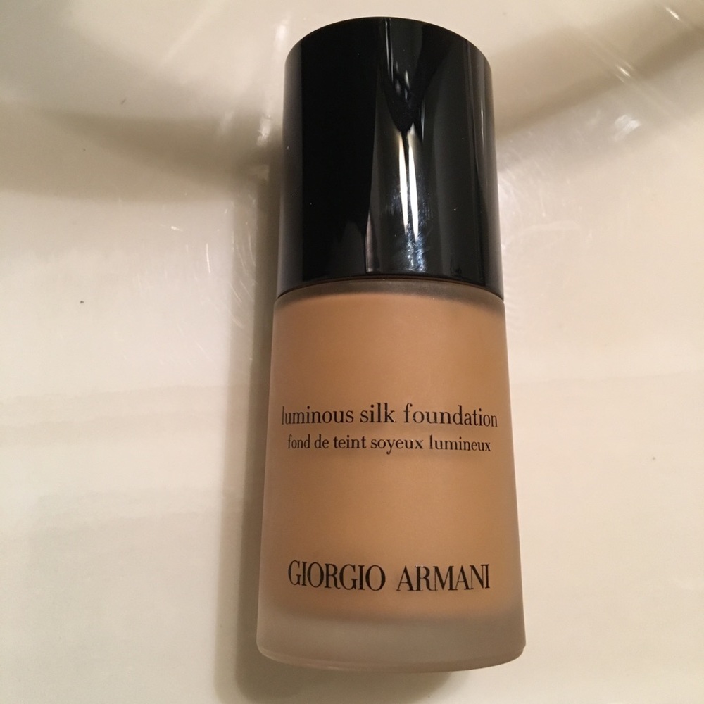Giorgio Armani Luminous Silk Foundation